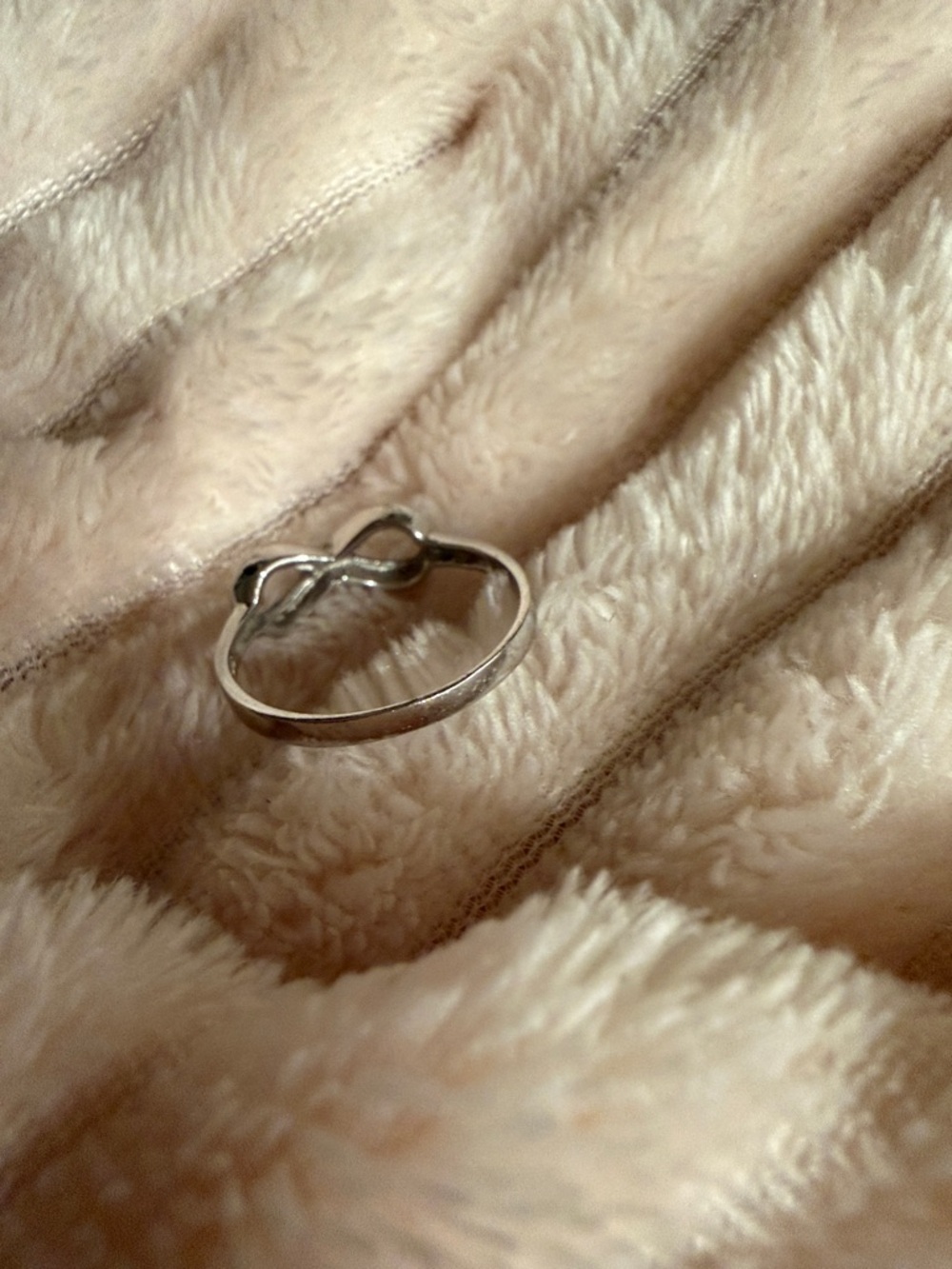 Polished Silver Infinity Ring - Picture 4 of 4
